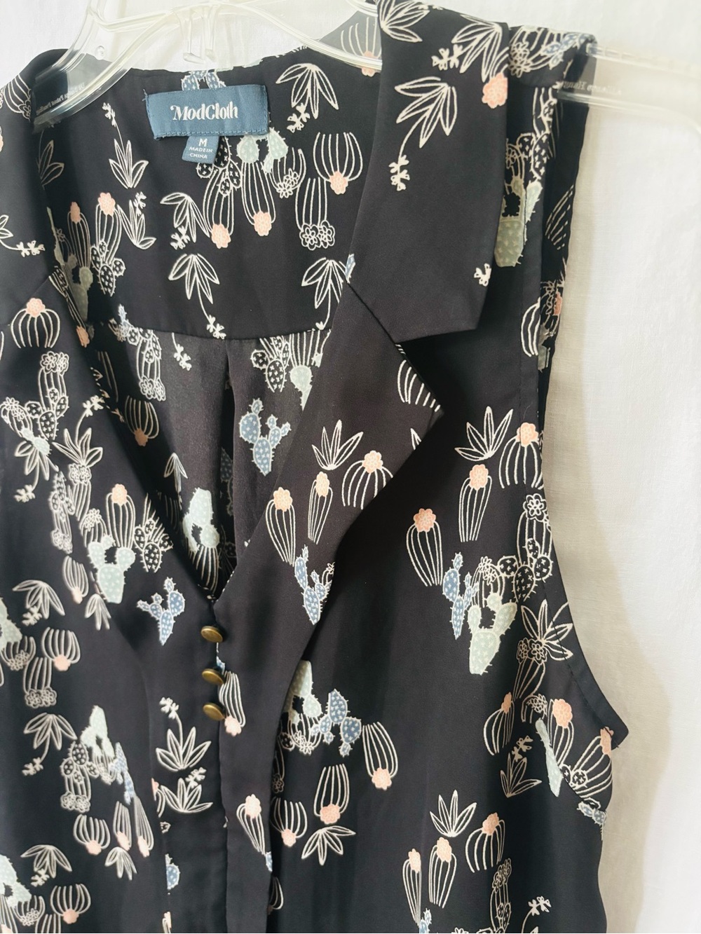 ModCloth Black Floral Cactus Print Sleeveless Blouse